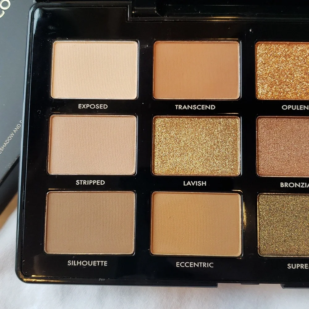 Artist Couture Supreme Nudes 12 pan eyeshadow palette New